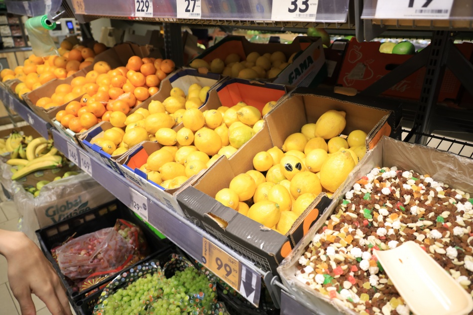 В Петербурге выявили и изъяли более 200 тонн опасных фруктов